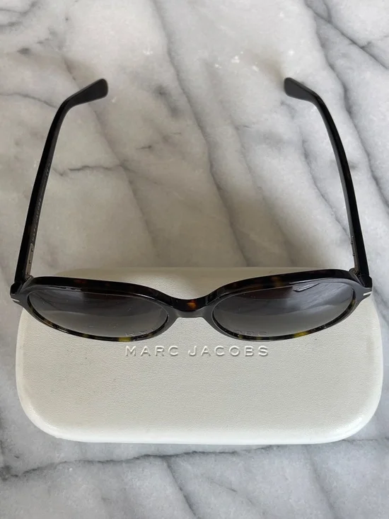 Authentic Marc Jacob’s Sunglasses - Picture 5 of 6